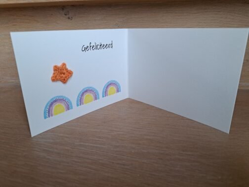 Kaartje Met Gehaakt Detail - Regenboog Gefeliciteerd - Afbeelding 2