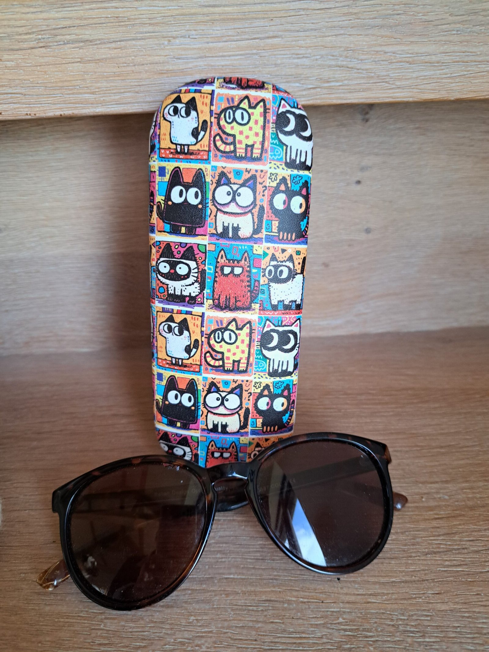 Brillendoos Cartoon Katten