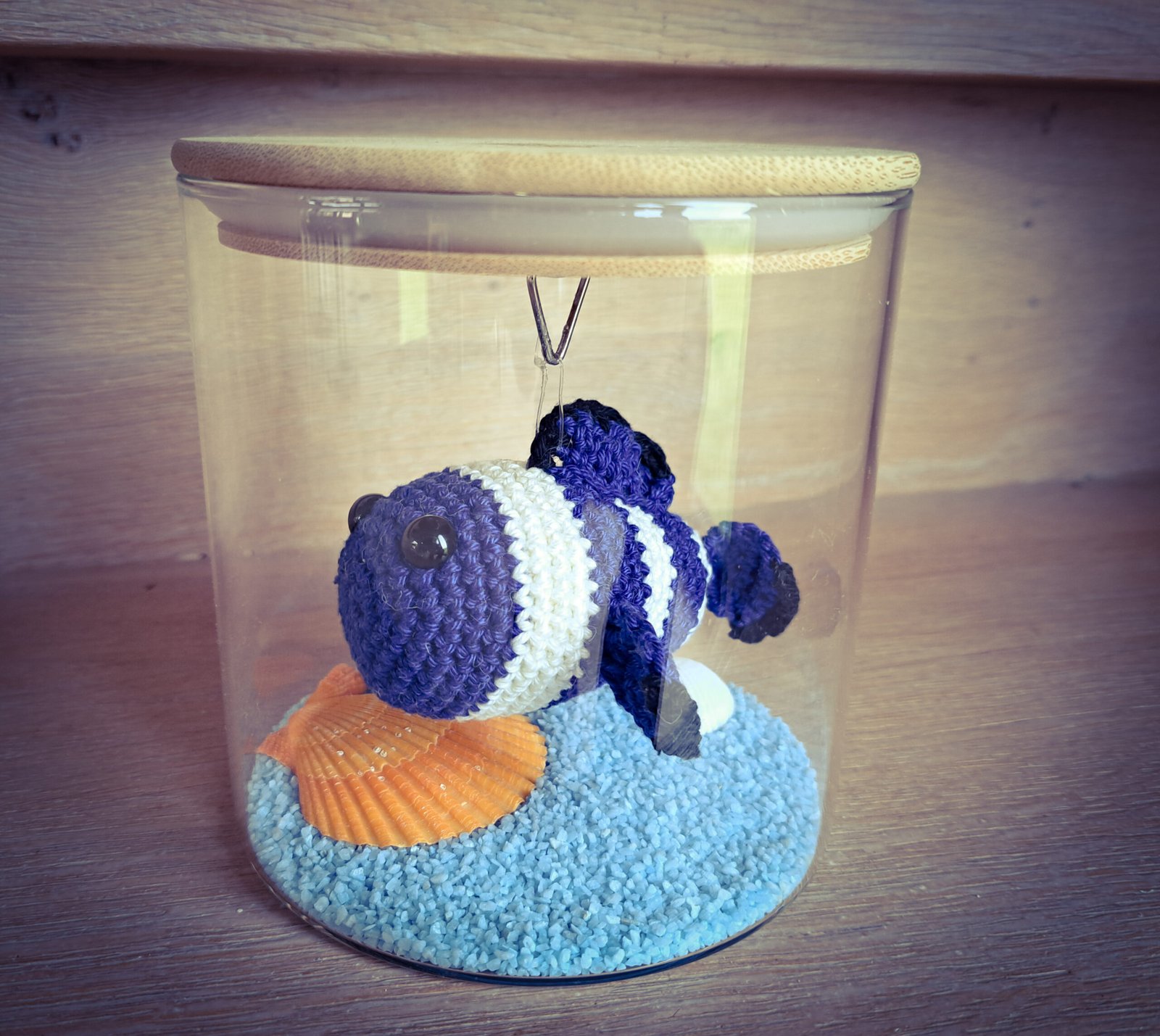 Vis in bokaal donkerblauw